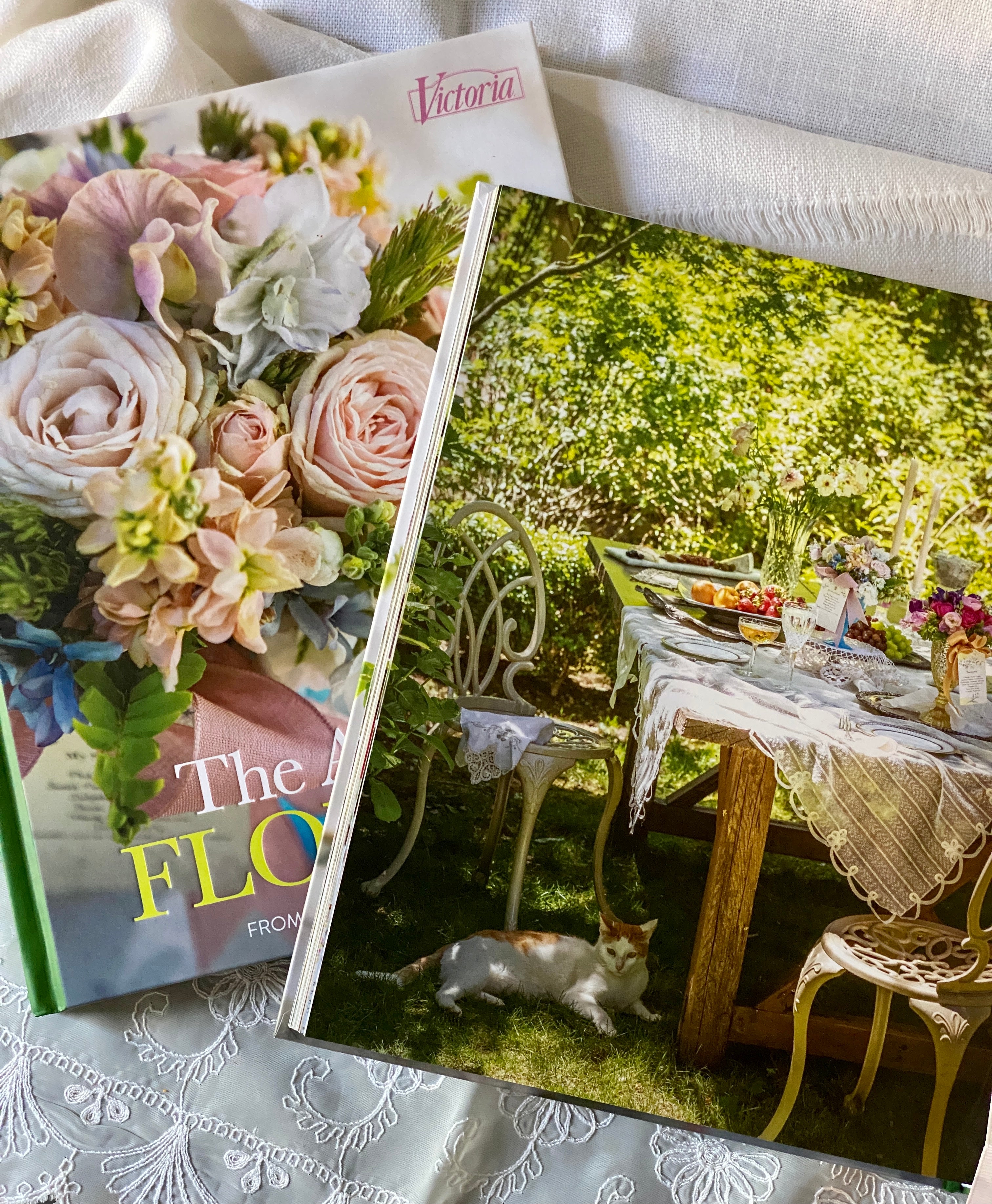 The Art of Flowers, by the editors of Victoria